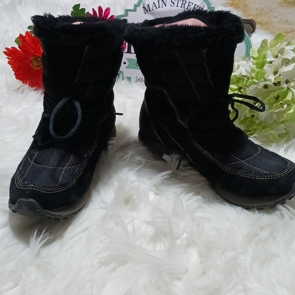 Baretraps black ankle boots,8.5, leather and fabric. Fuzzy inside